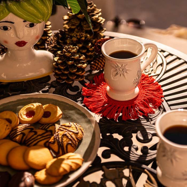 Tazza Snowflakes in ceramica decorata a mano