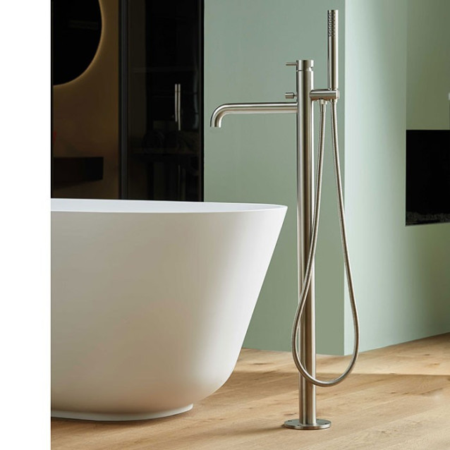 Gruppo Miscelatore Vasca Maira con colonna pavimento | Vema