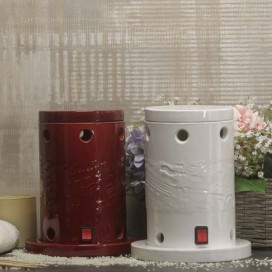 Stufa elettica da bagno in ceramica smaltata pot. 1000 W con ventola per erogazione aria calda | Disponibile in bianco e rosso.