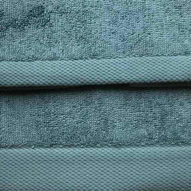 Asciugamani colorati in morbida spugna Made in Italy. Disponibili in 4 colori. Ospite + Viso