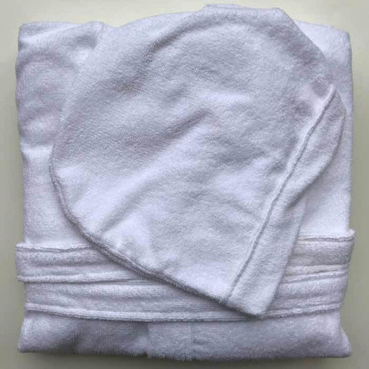 Accappatoio unisex con cappuccio, due tasche e cintura, in morbida spugna Made in Italy. Disponibile in 4 colori