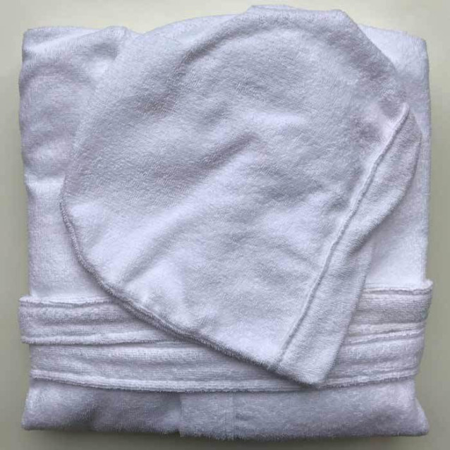 Accappatoio unisex con cappuccio, due tasche e cintura, in morbida spugna Made in Italy. Disponibile in 4 colori