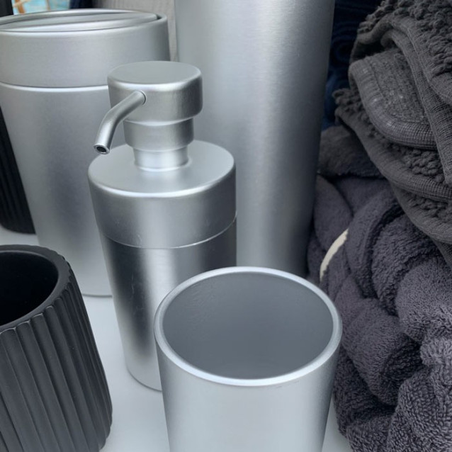 Dispenser sapone da appoggio Silver Matt in metallo satinato argento | CIPI