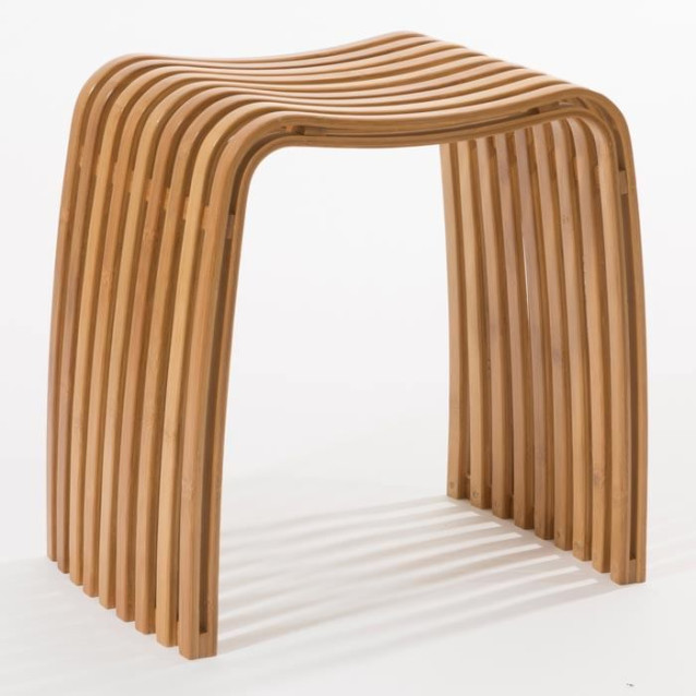Sgabello in bamboo laccato e curvato a caldo